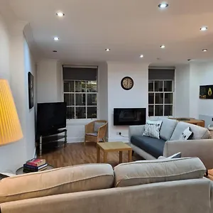 Apartment 4 New Assembly Close - Royal Mile, Edinburgh